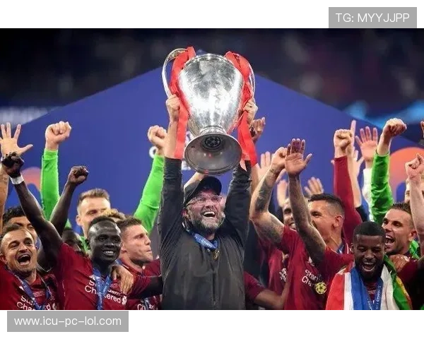 足球球星如何通过奋斗与成功回报父母恩情与付出 足球球星如何通过奋斗与成功回报父母恩情与付出