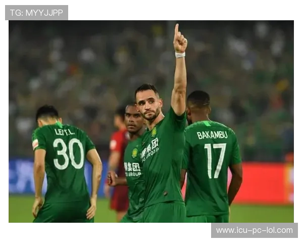 足球球星被深情表白引热议 球迷示爱方式创意十足 足球球星被深情表白引热议 球迷示爱方式创意十足